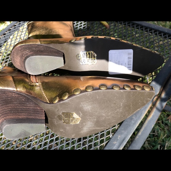 Jeffrey Campbell/Free People bronze booties. NWOT - Picture 7 of 8